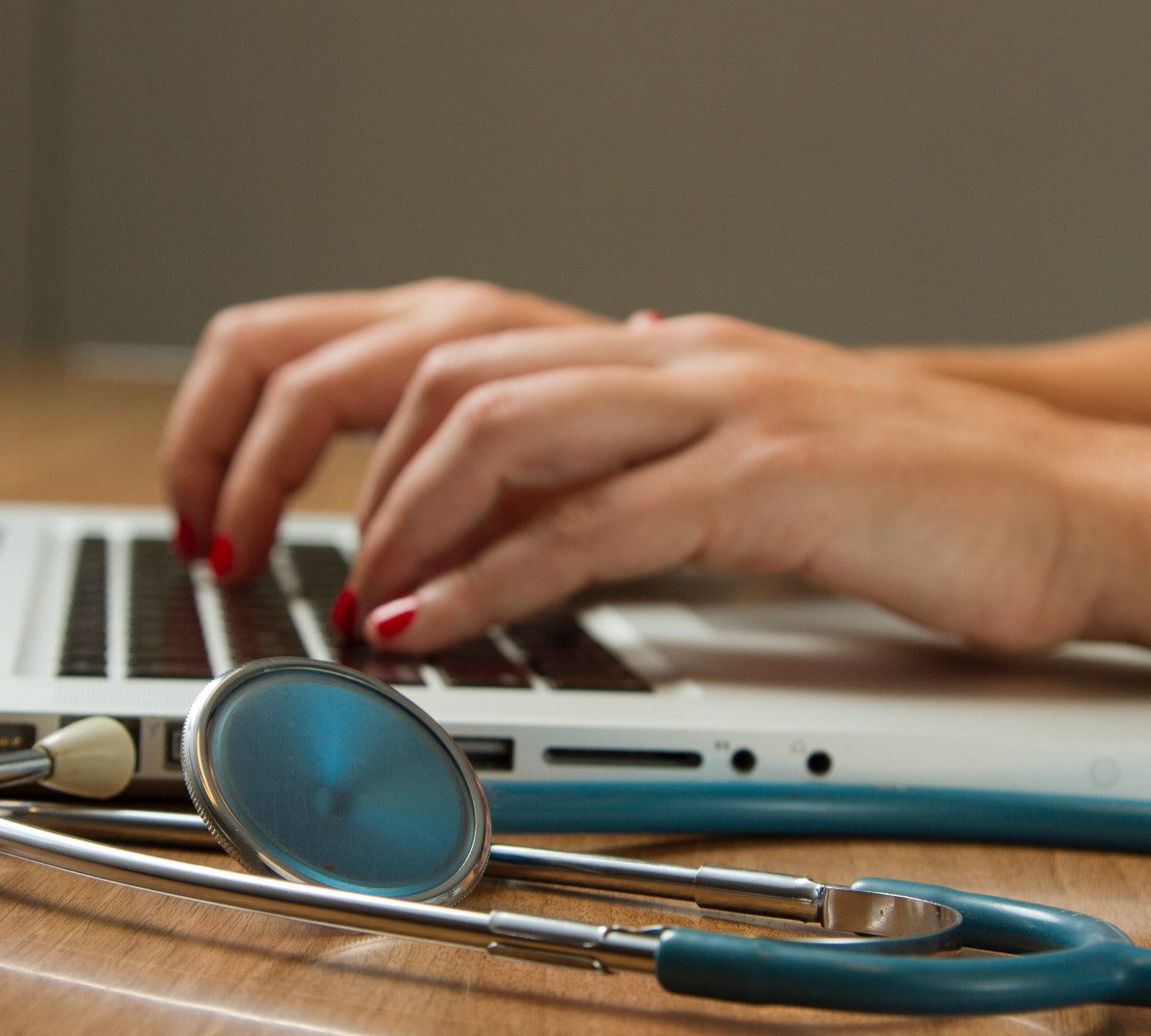 La contre-visite médicale : une étape clé dans la gestion des arrêts maladie !