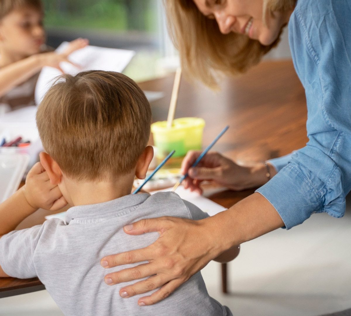 Garde d'enfants à domicile : profiter du confort de garde pour une reprise au travail sereine !